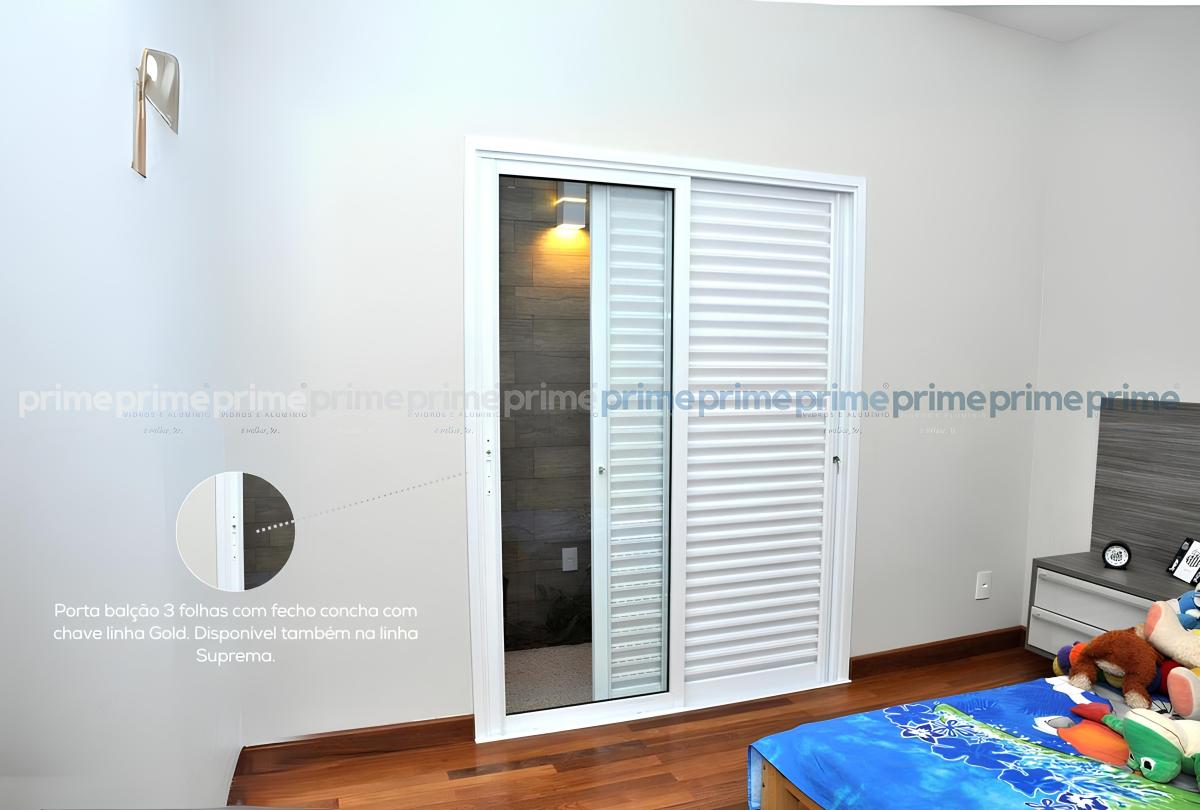 10 - Porta balção 3 folhas com fecho concha com chave linha Gold. Disponível também na linha Suprema